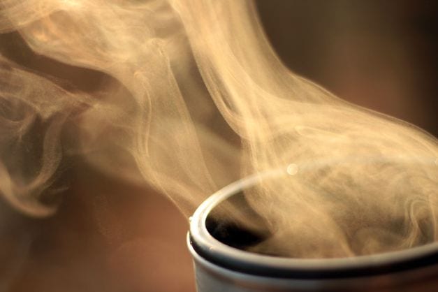 Vapor de té o café caliente