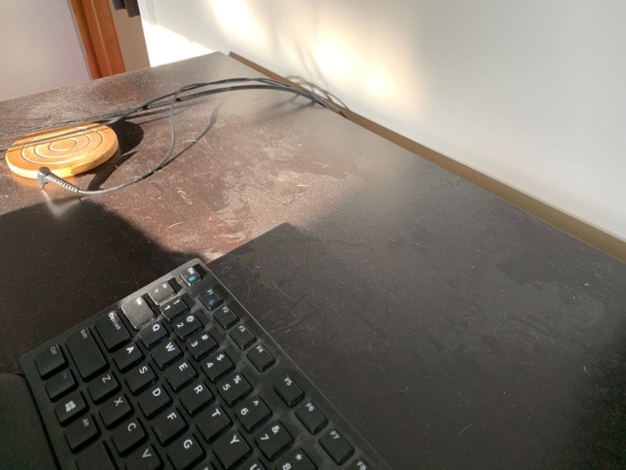 5 Great Ways to Stop Your Desk From Getting Dusty