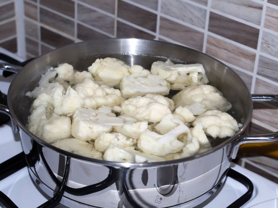 How to Blanch Cauliflower (Using Multiple Methods)